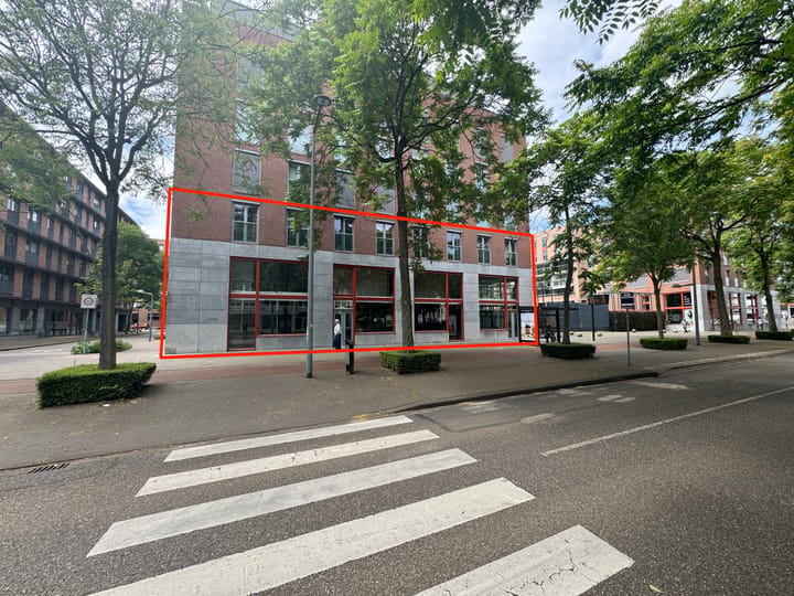 Avenue Ceramique 110