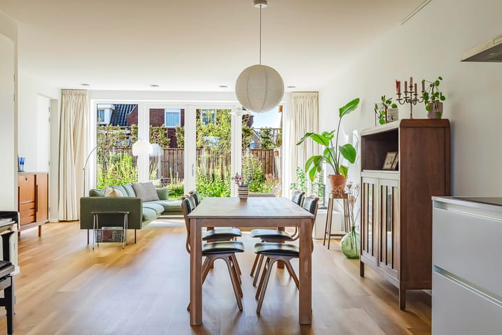 Tussenwoning te koop: Timberwolfstraat 18, Achtmaal