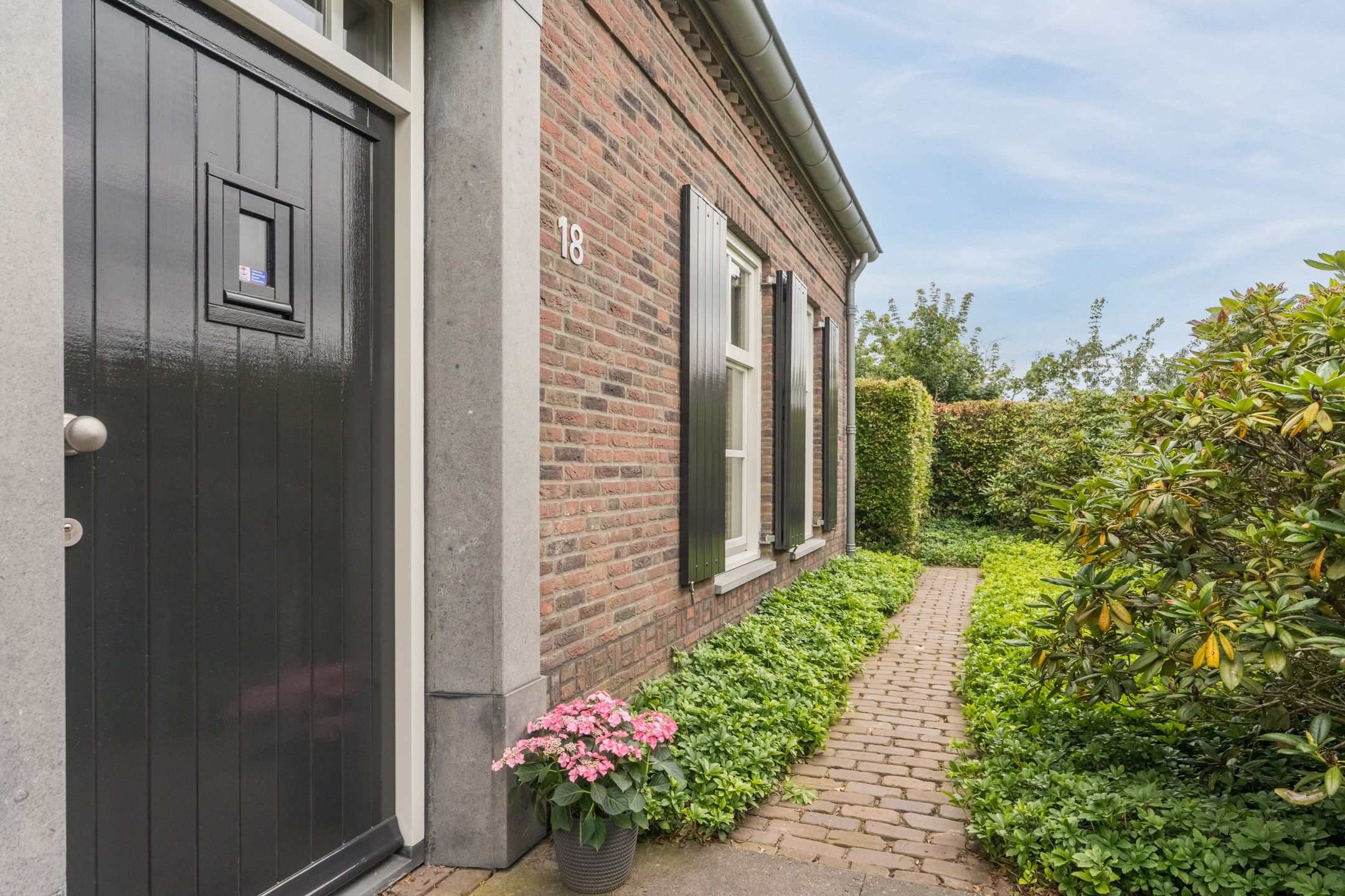Photo 3 of Poelhoeve 18