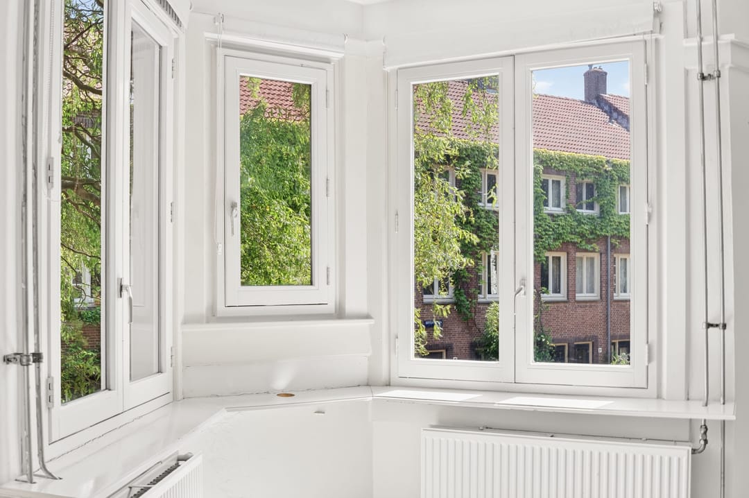 Photo 8 of Bertelmanstraat 18-1