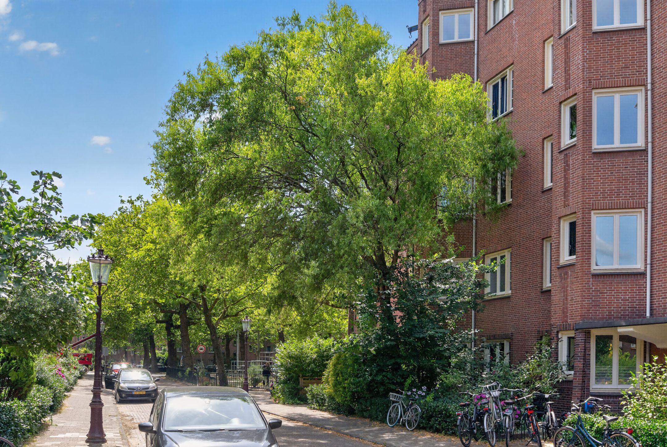 Photo 27 of Bertelmanstraat 18-1