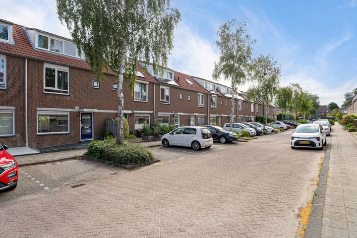 Tussenwoning te koop: Barbaragang 8, Zoetermeer