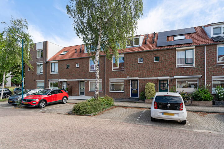 Tussenwoning te koop: Barbaragang 8, Zoetermeer