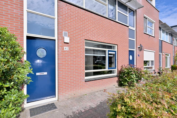 Photo 2 of Oudstraat 45