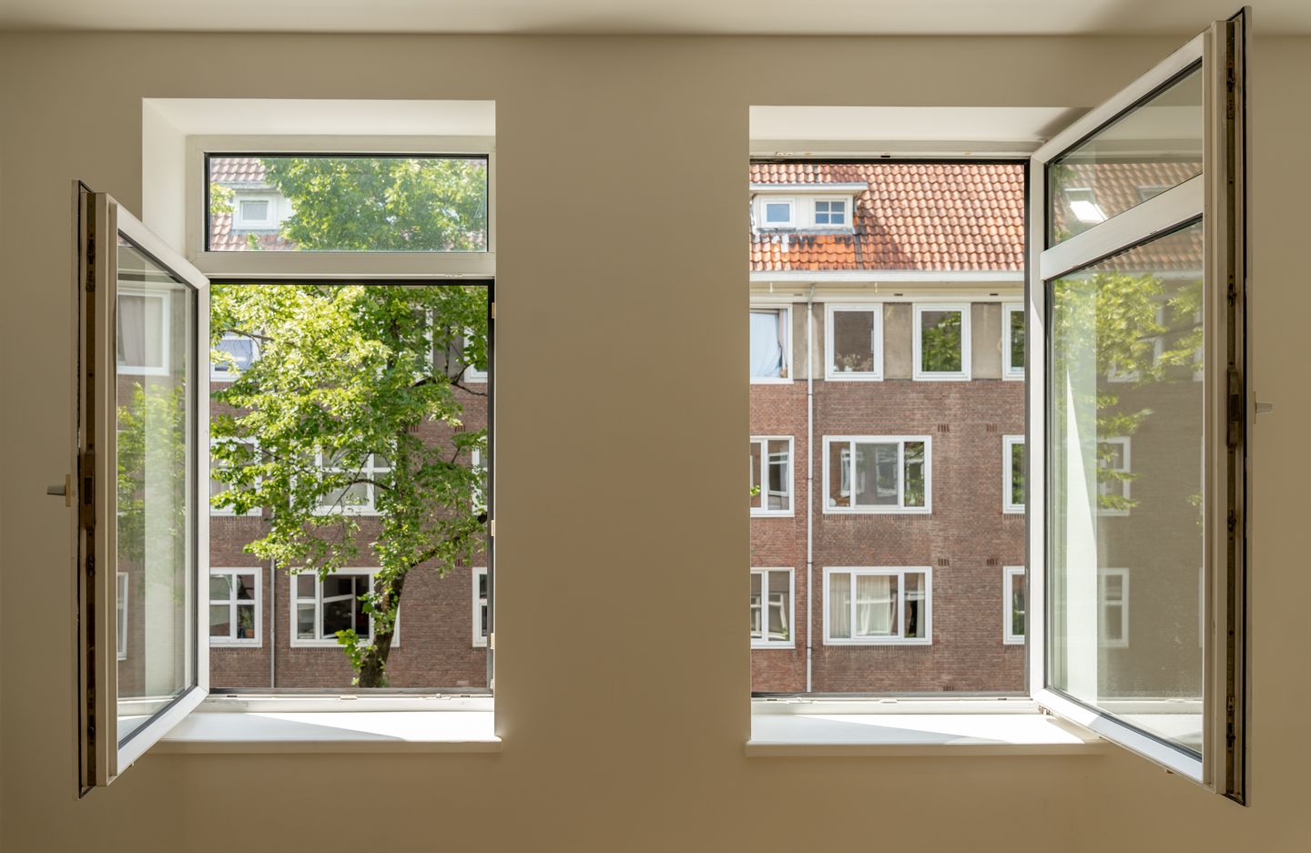 Photo 14 of Crynssenstraat 46-2