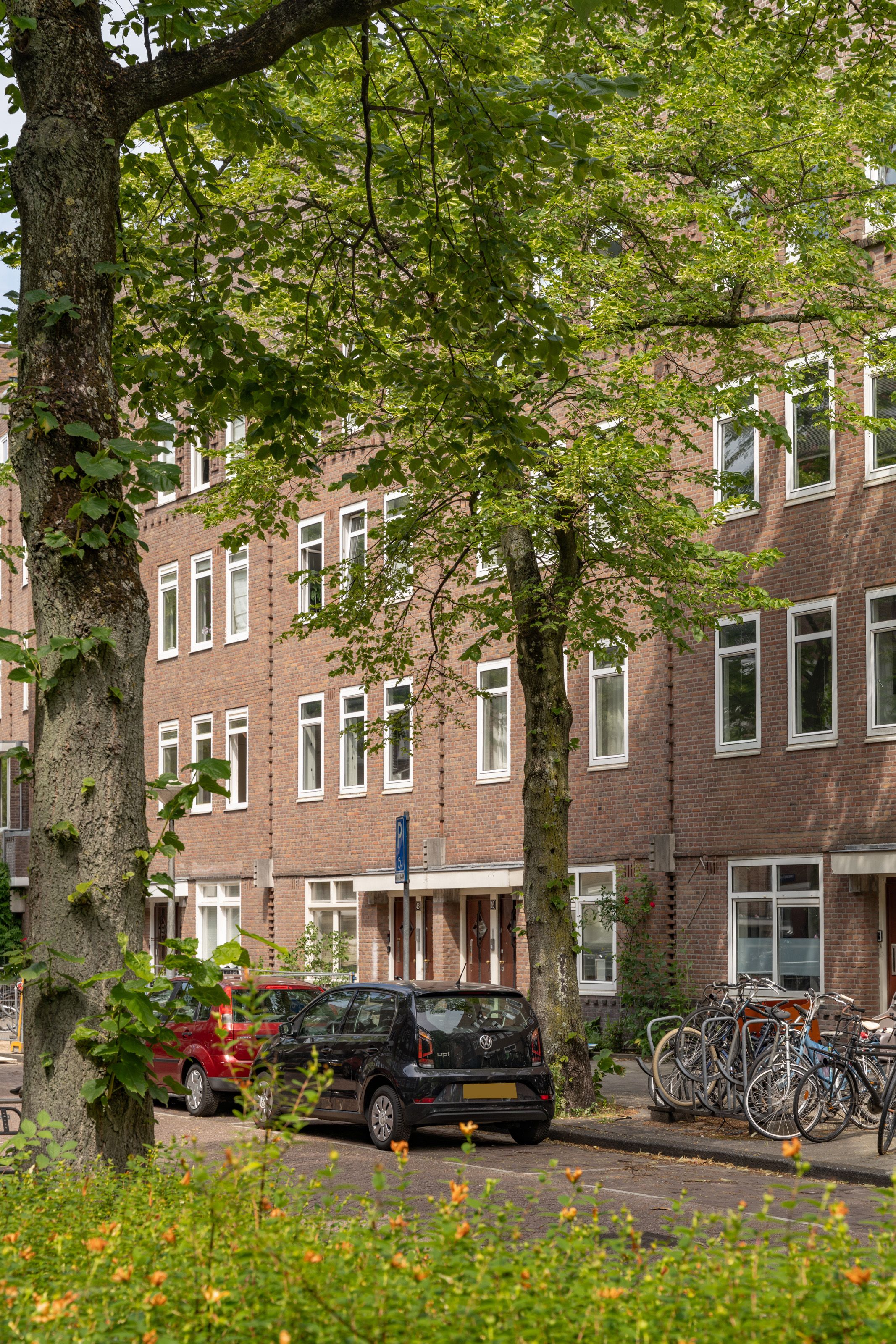 Photo 36 of Crynssenstraat 46-2