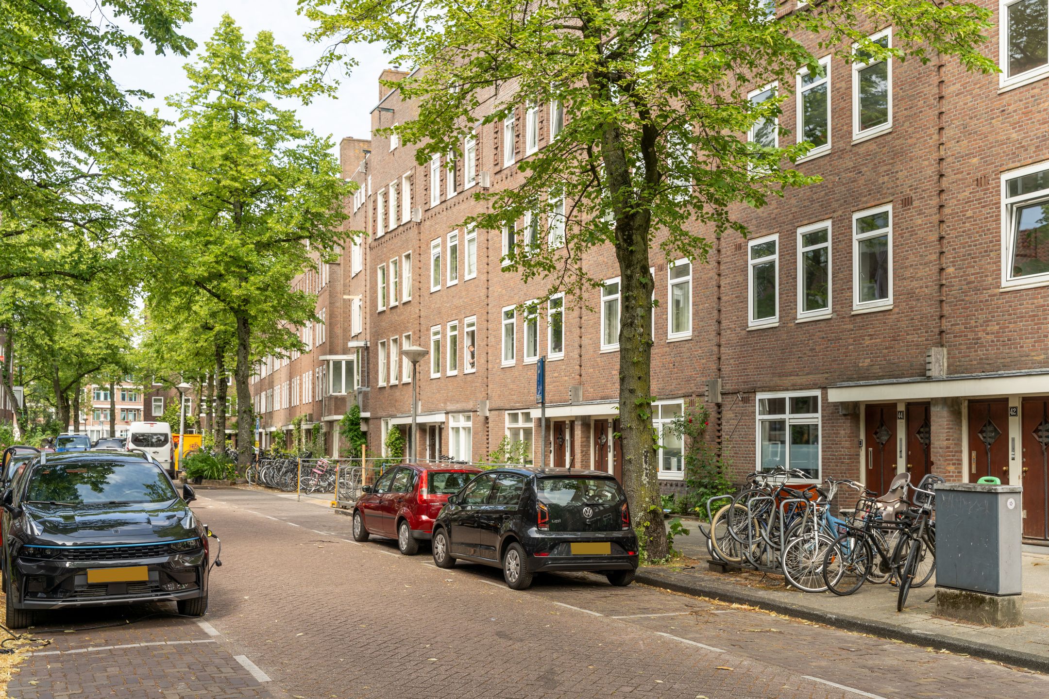 Photo 39 of Crynssenstraat 46-2