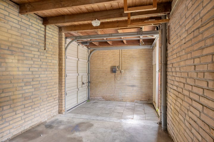 Tussenwoning te koop: Weegbree 12, Kampen