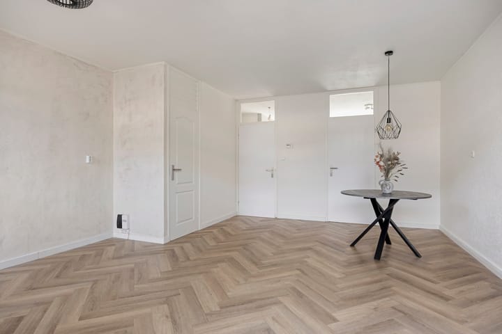 Photo 4 of Bizetstraat 32