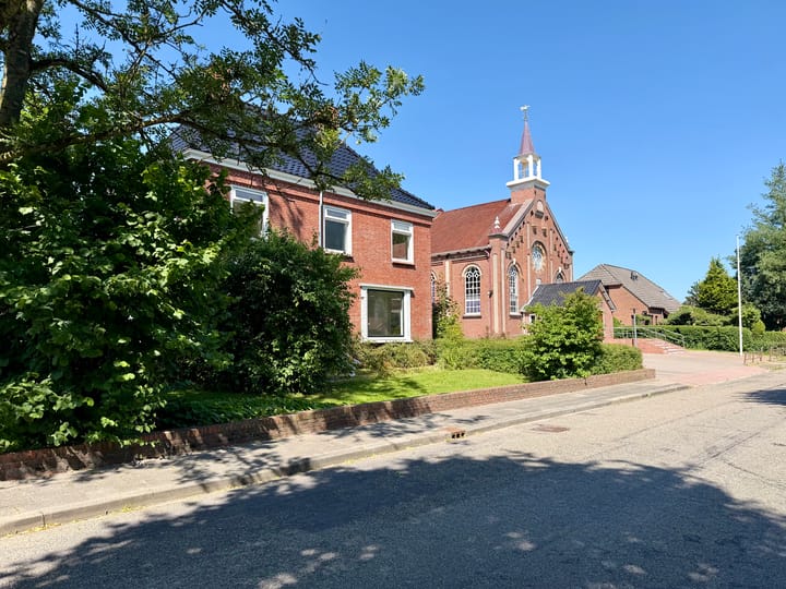 Vrijstaande woning te koop: Hereweg 23, Bierum
