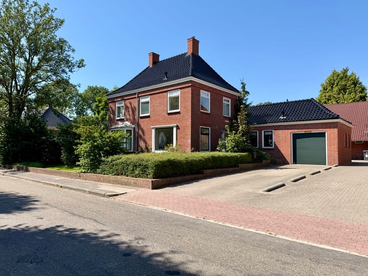 Vrijstaande woning te koop: Hereweg 23, Bierum
