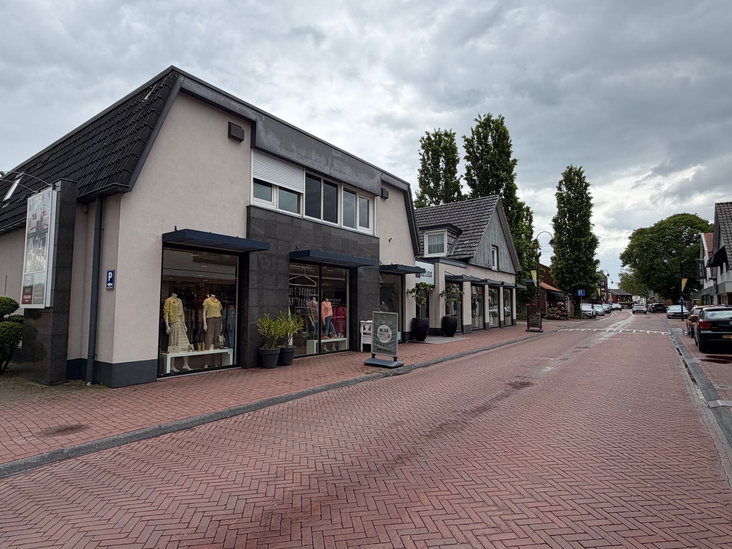 View photo 2 of Grotestraat 28