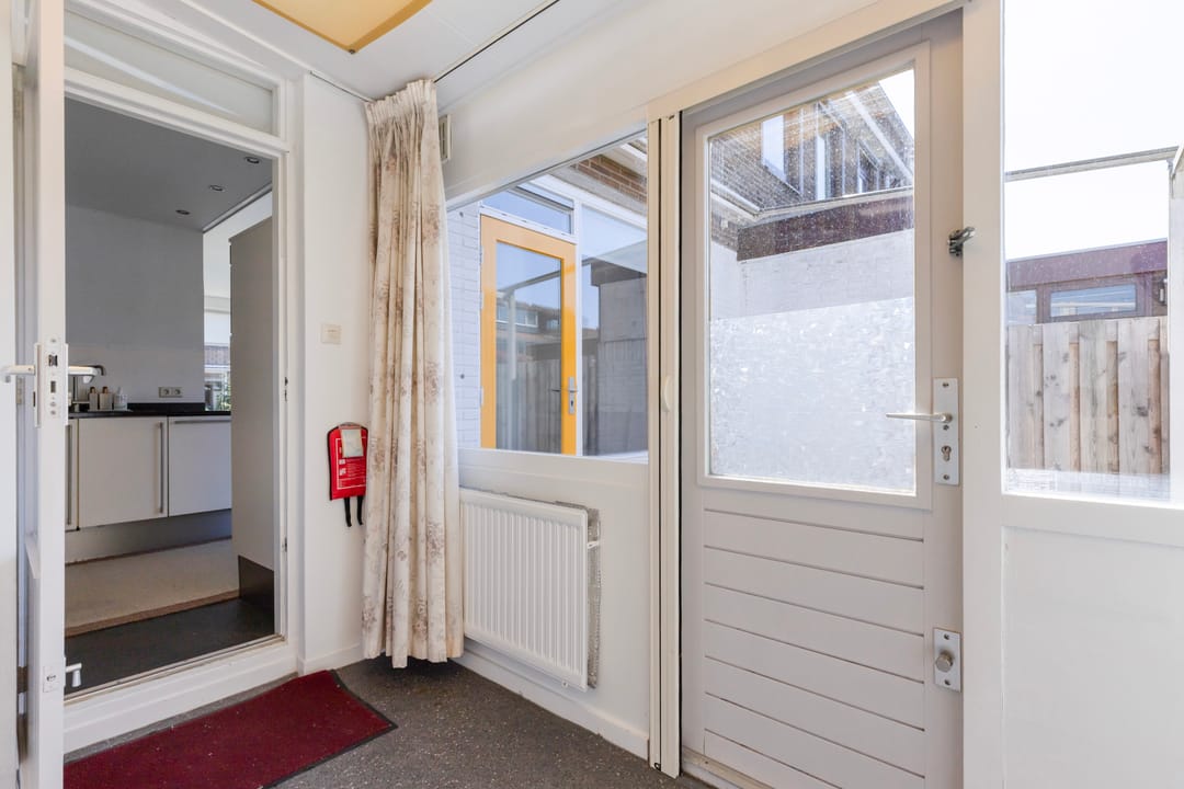 Photo 22 of Cort van der Lindenstraat 17