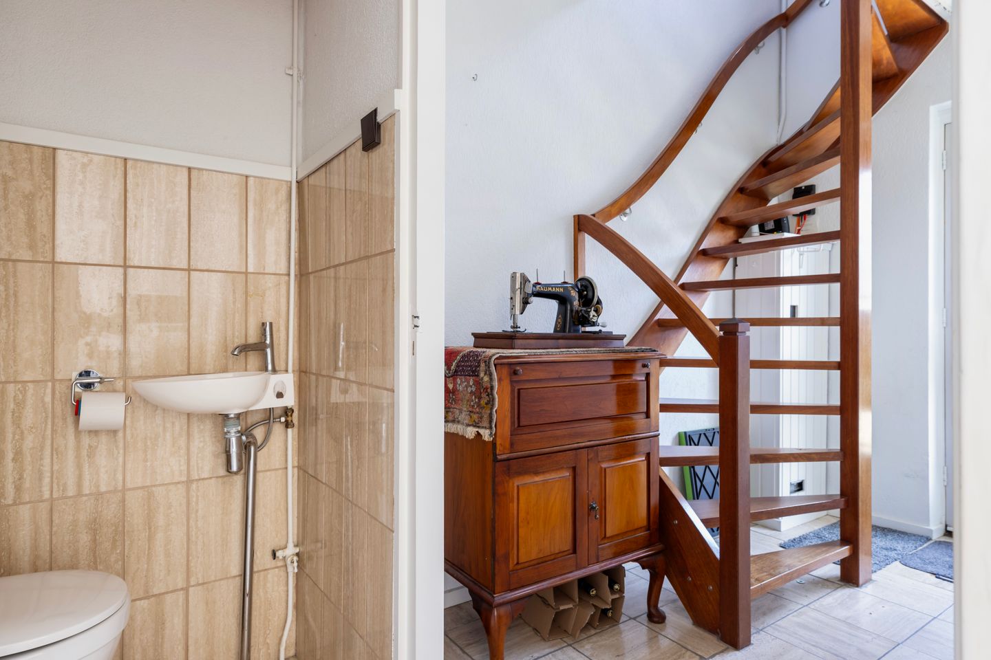 Photo 25 of Cort van der Lindenstraat 17