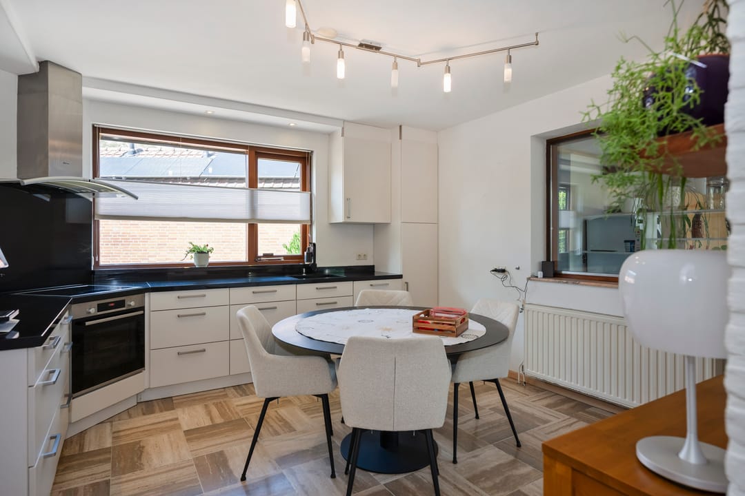 Photo 17 of Burg. Houbenstraat 34
