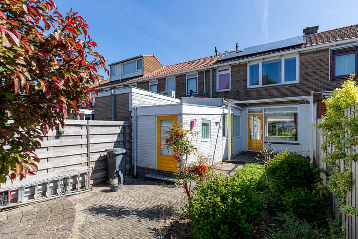 Photo 4 of Cort van der Lindenstraat 17