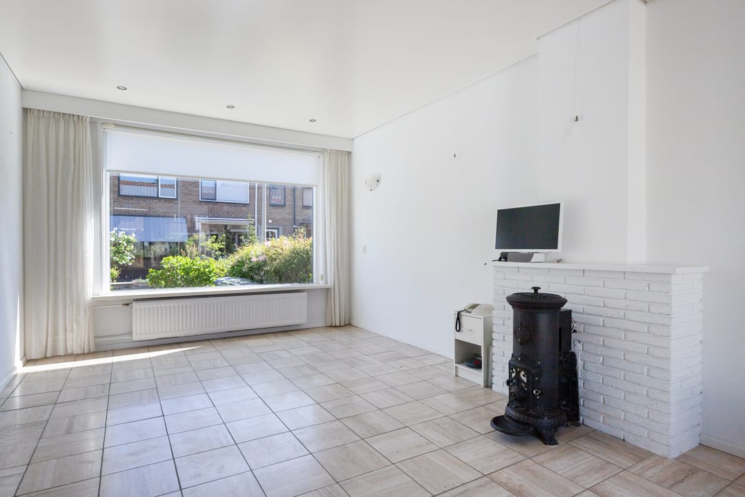 Photo 2 of Cort van der Lindenstraat 17