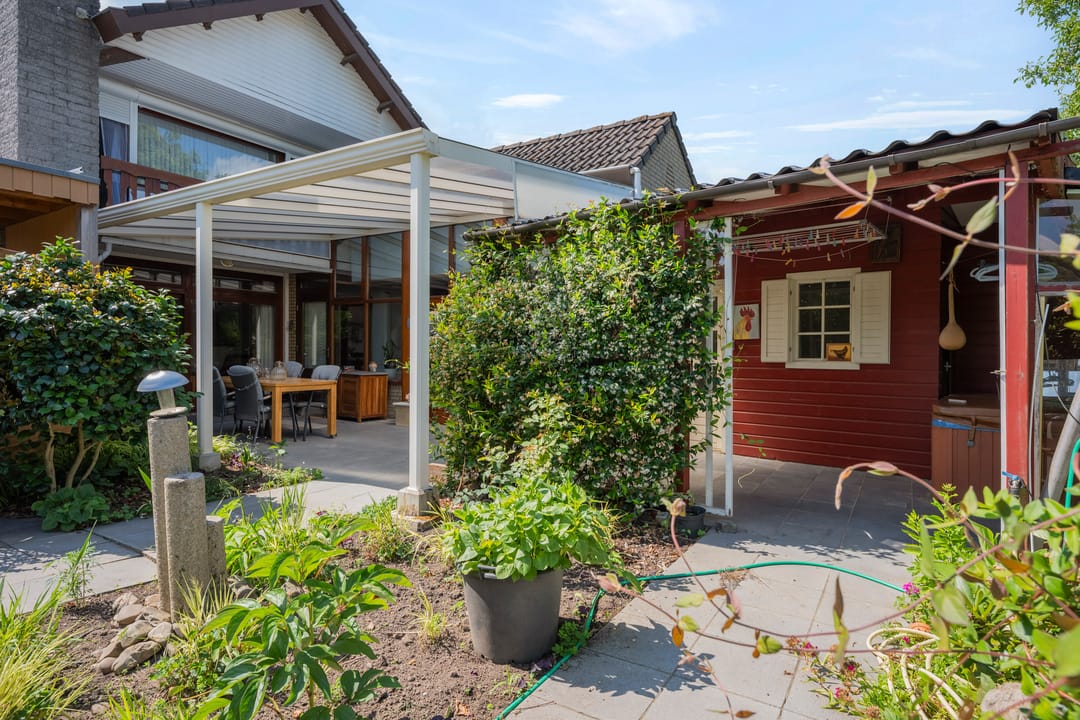 Photo 32 of Burg. Houbenstraat 34
