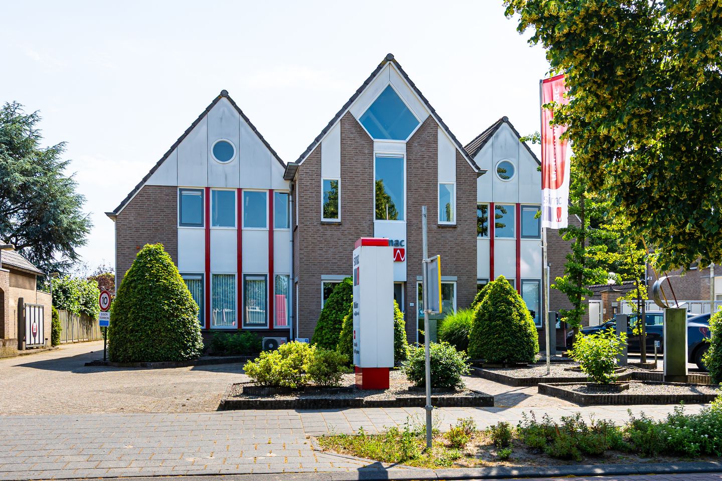 Bekijk foto 2 van Eindstraat 53