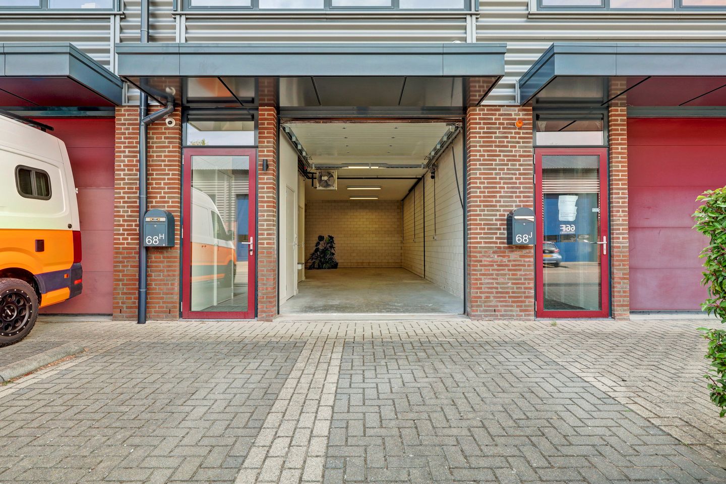 View photo 2 of Nieuwe Rijksweg 68-H