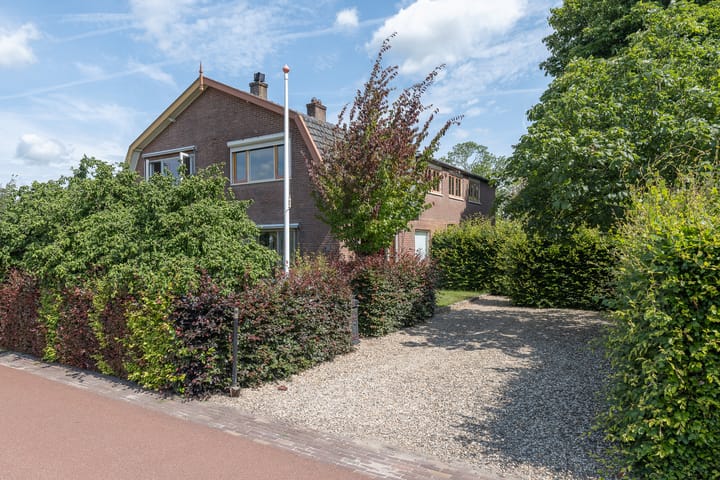 Twee-onder-één-kap te koop: Thorbeckelaan 108, Barneveld