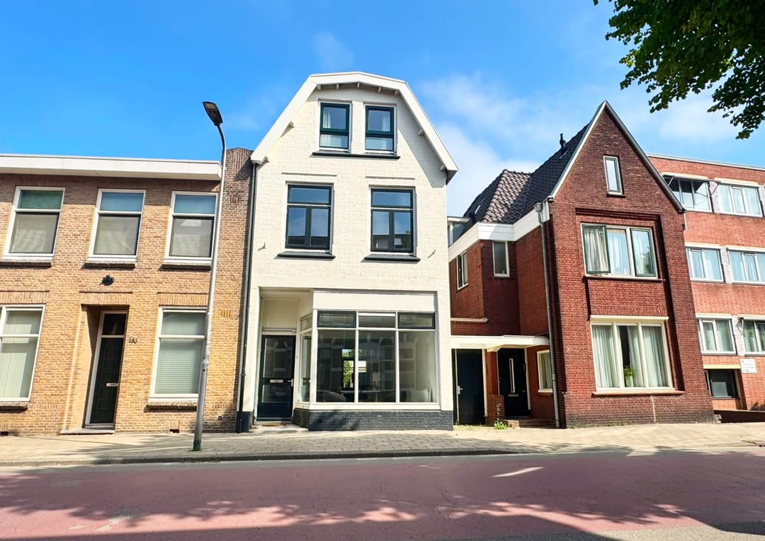 Photo 1 of Emmastraat 134