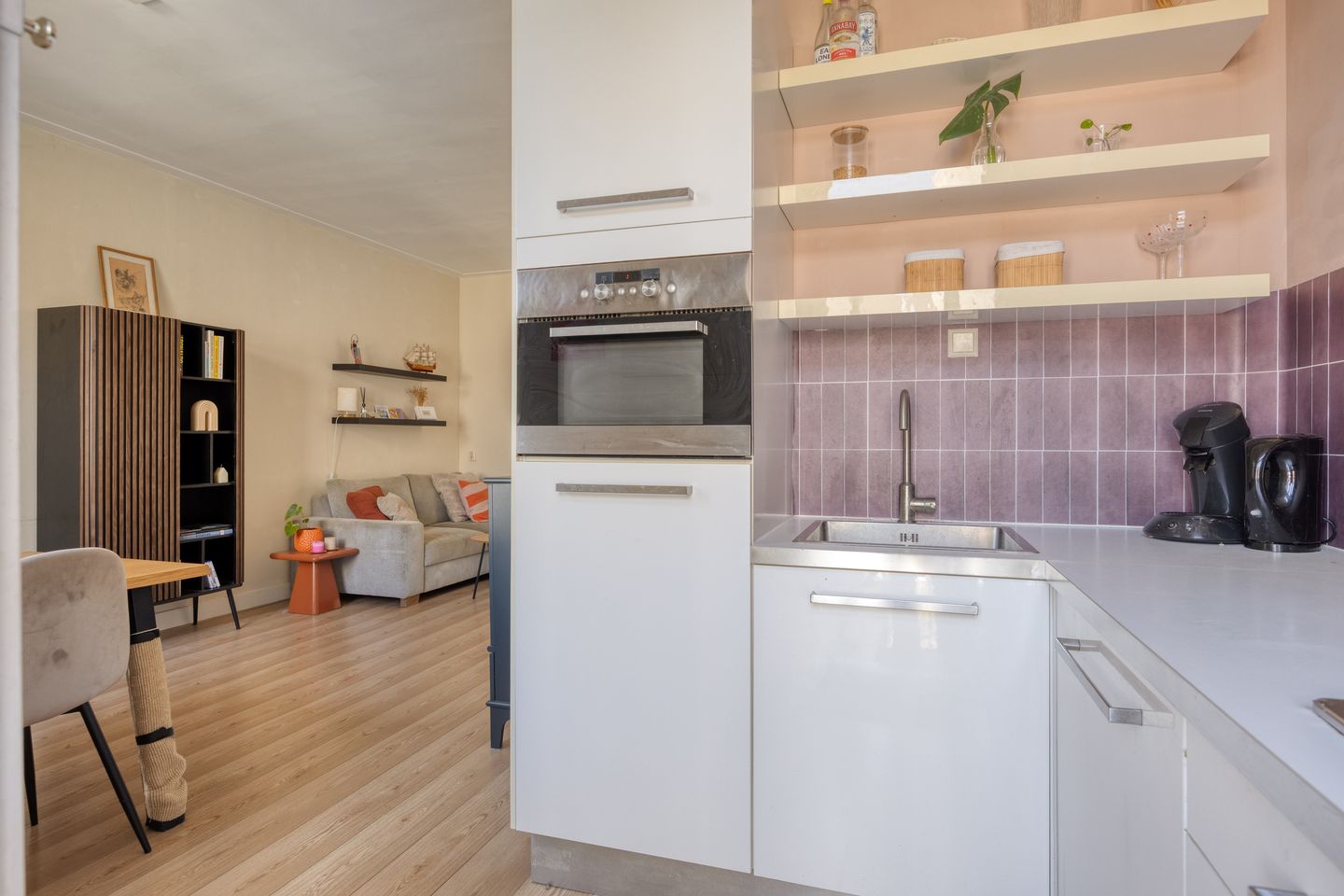 Photo 10 of Sumatrastraat 8-A