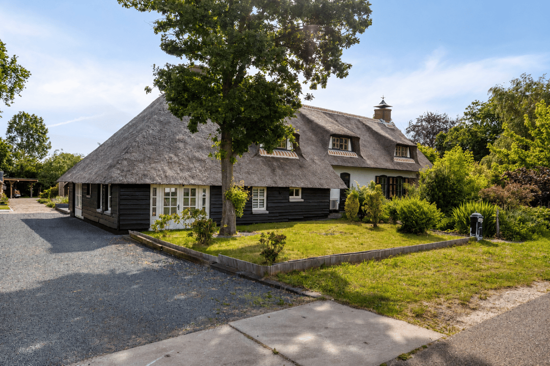 Photo 1 of Biezenstraat 7
