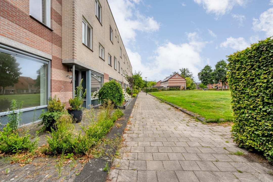 Photo 8 of H. Leefsmastraat 97