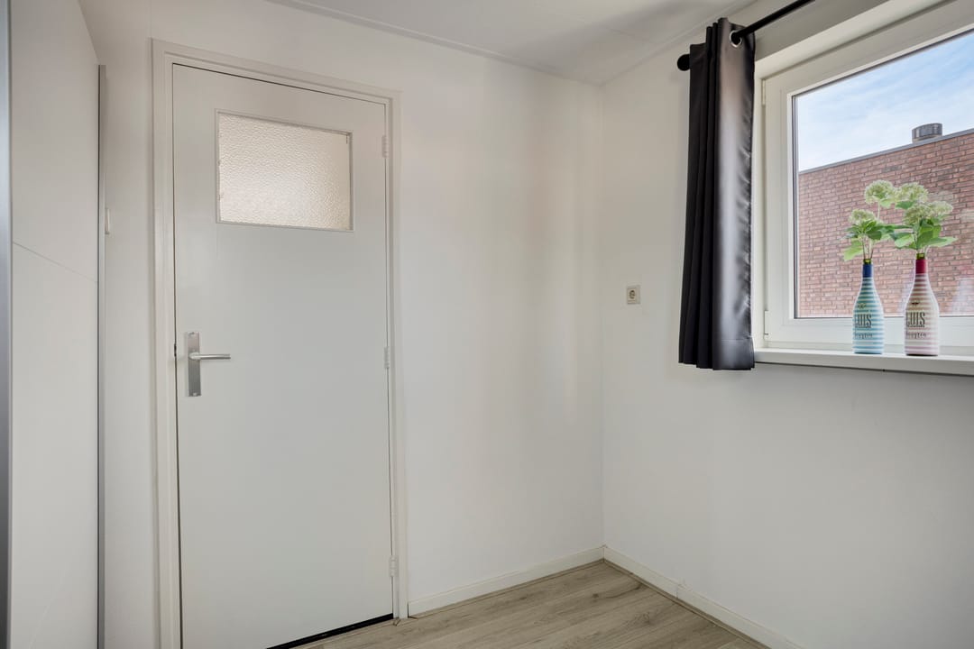 Photo 32 of Nassaustraat 2