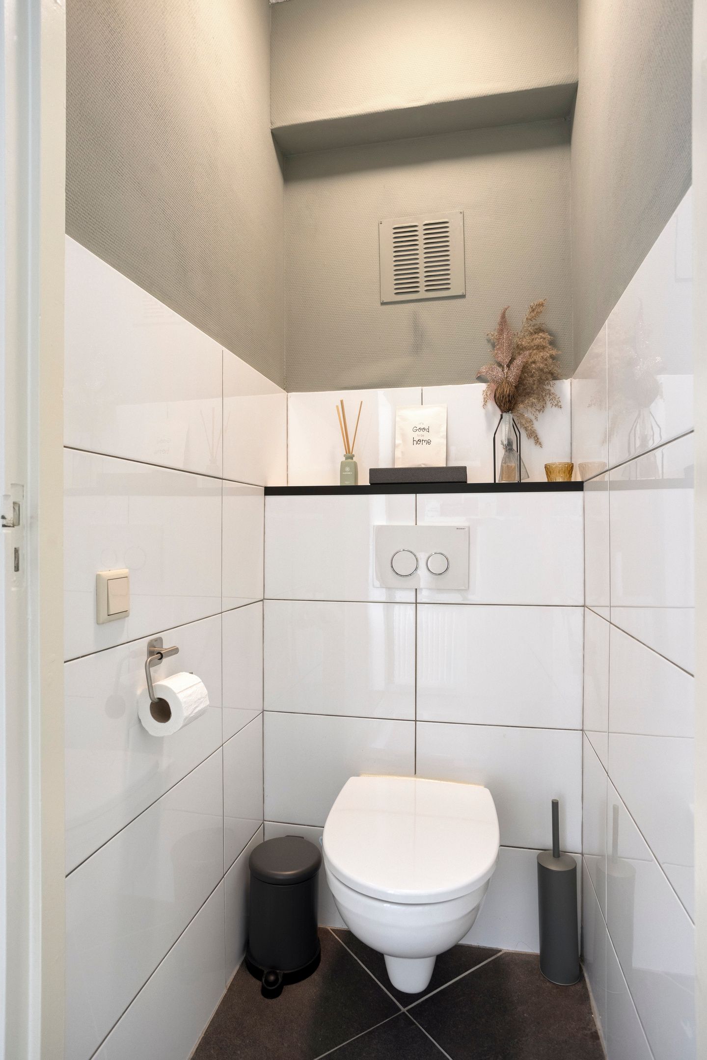 Photo 21 of Nassaustraat 2