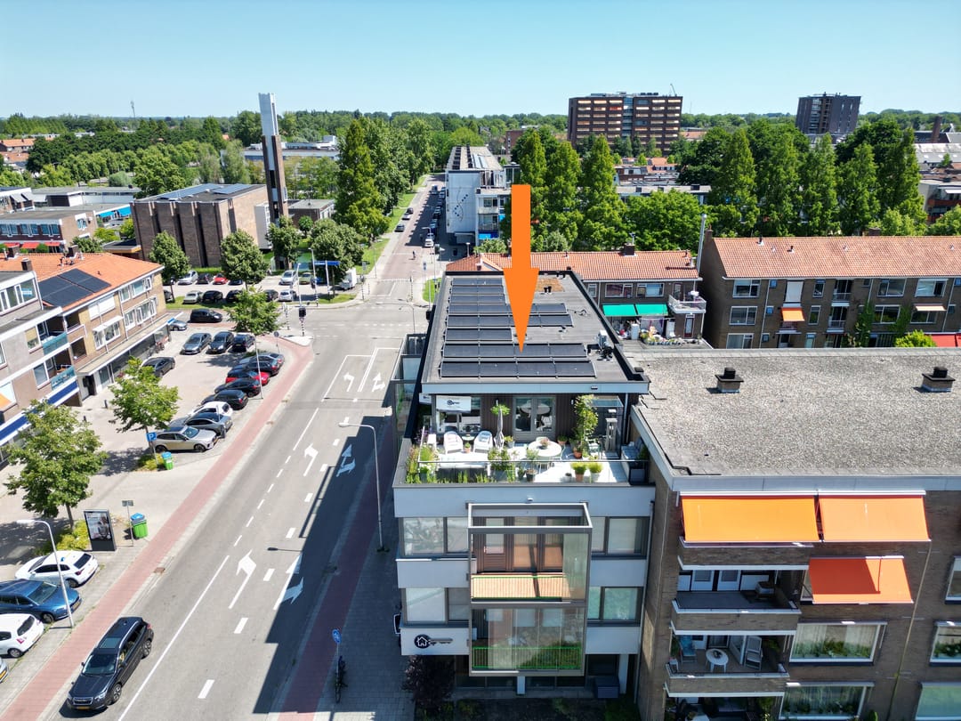 Photo 1 of van Limburg Stirumstraat 12