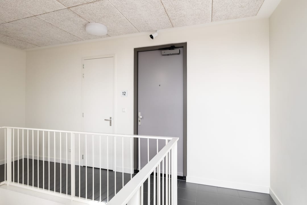 Photo 37 of van Limburg Stirumstraat 12