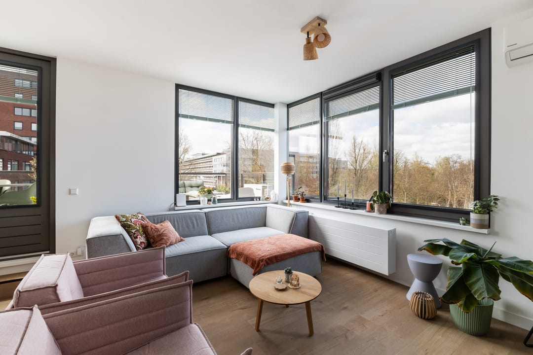 Photo 7 of van Limburg Stirumstraat 12