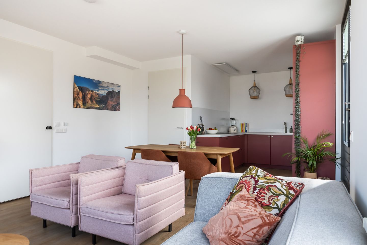 Photo 10 of van Limburg Stirumstraat 12