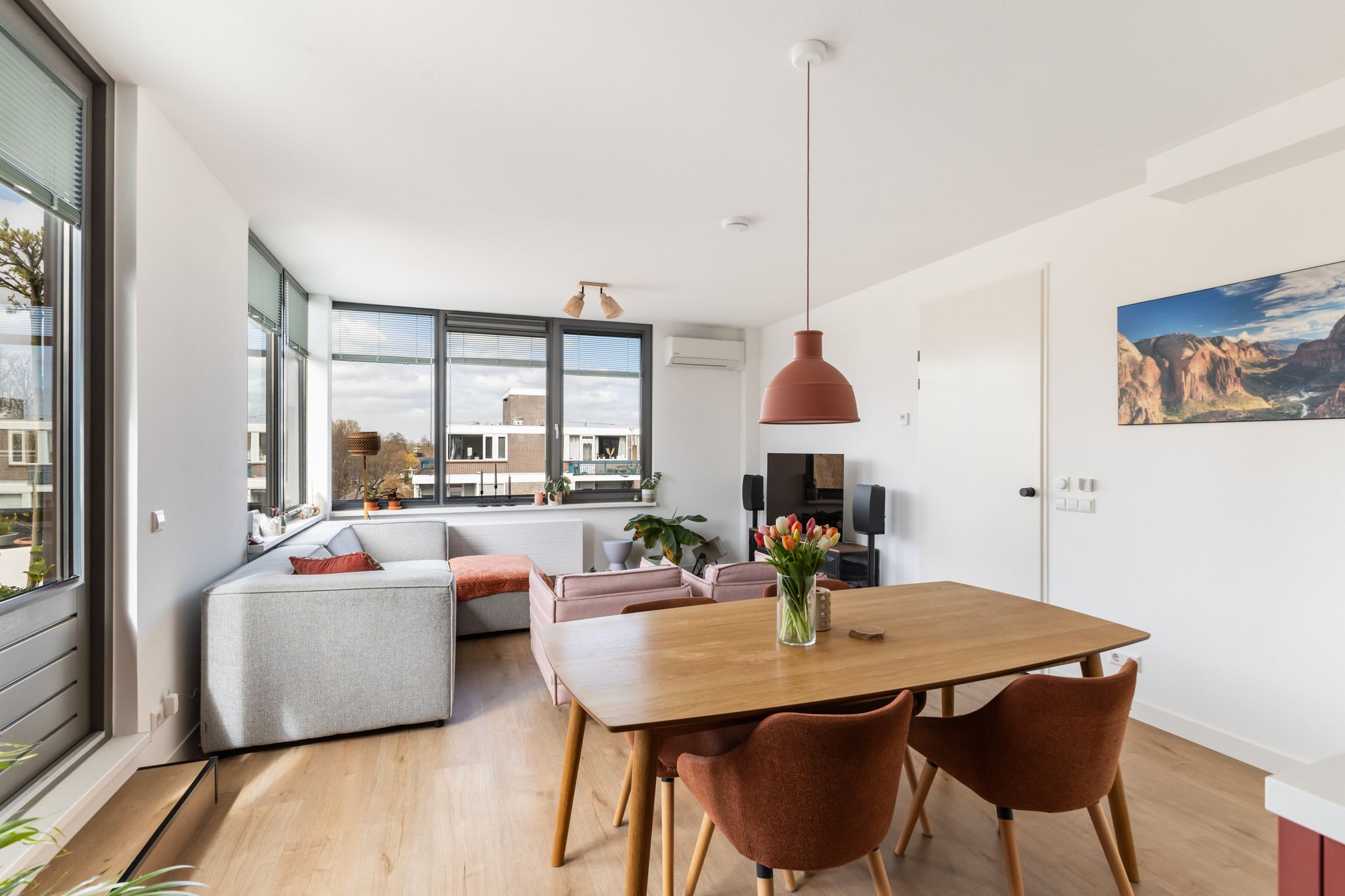 Photo 15 of van Limburg Stirumstraat 12