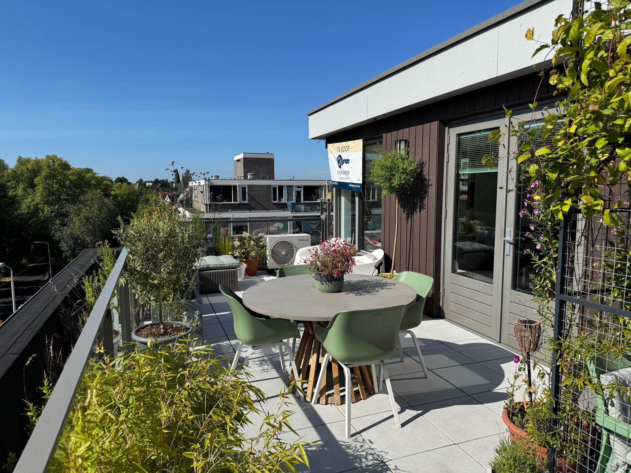 Photo 21 of van Limburg Stirumstraat 12