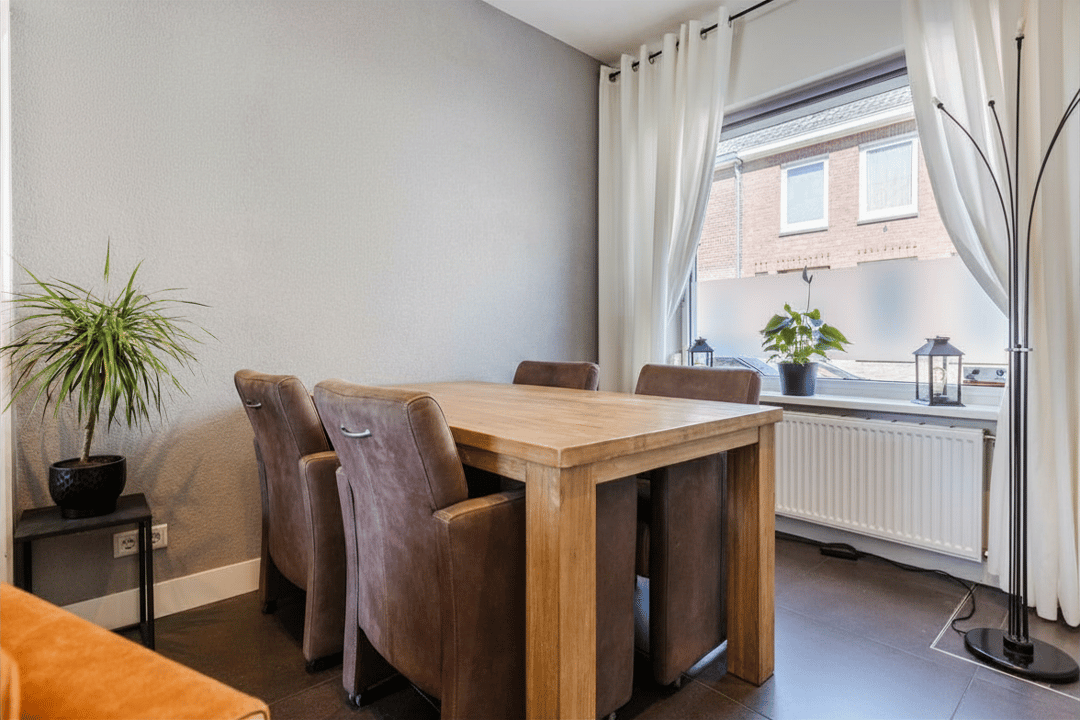 Photo 11 of Van Heutszstraat 27