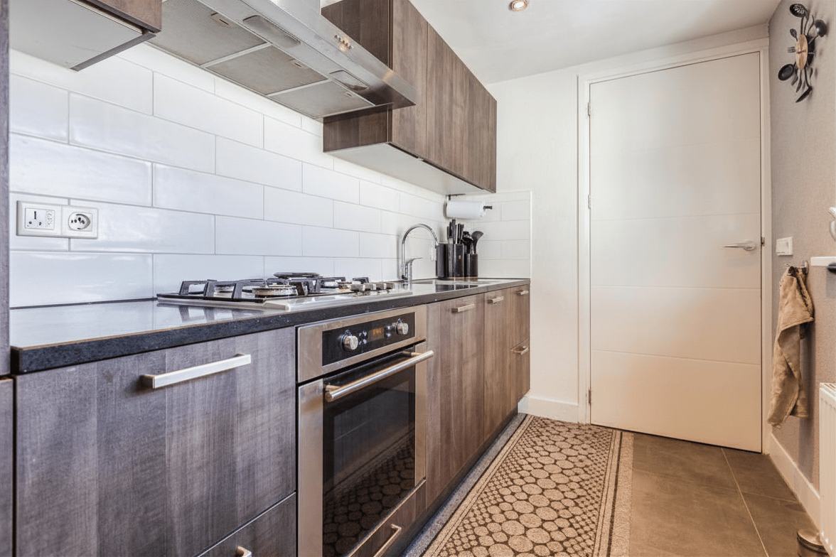Photo 12 of Van Heutszstraat 27