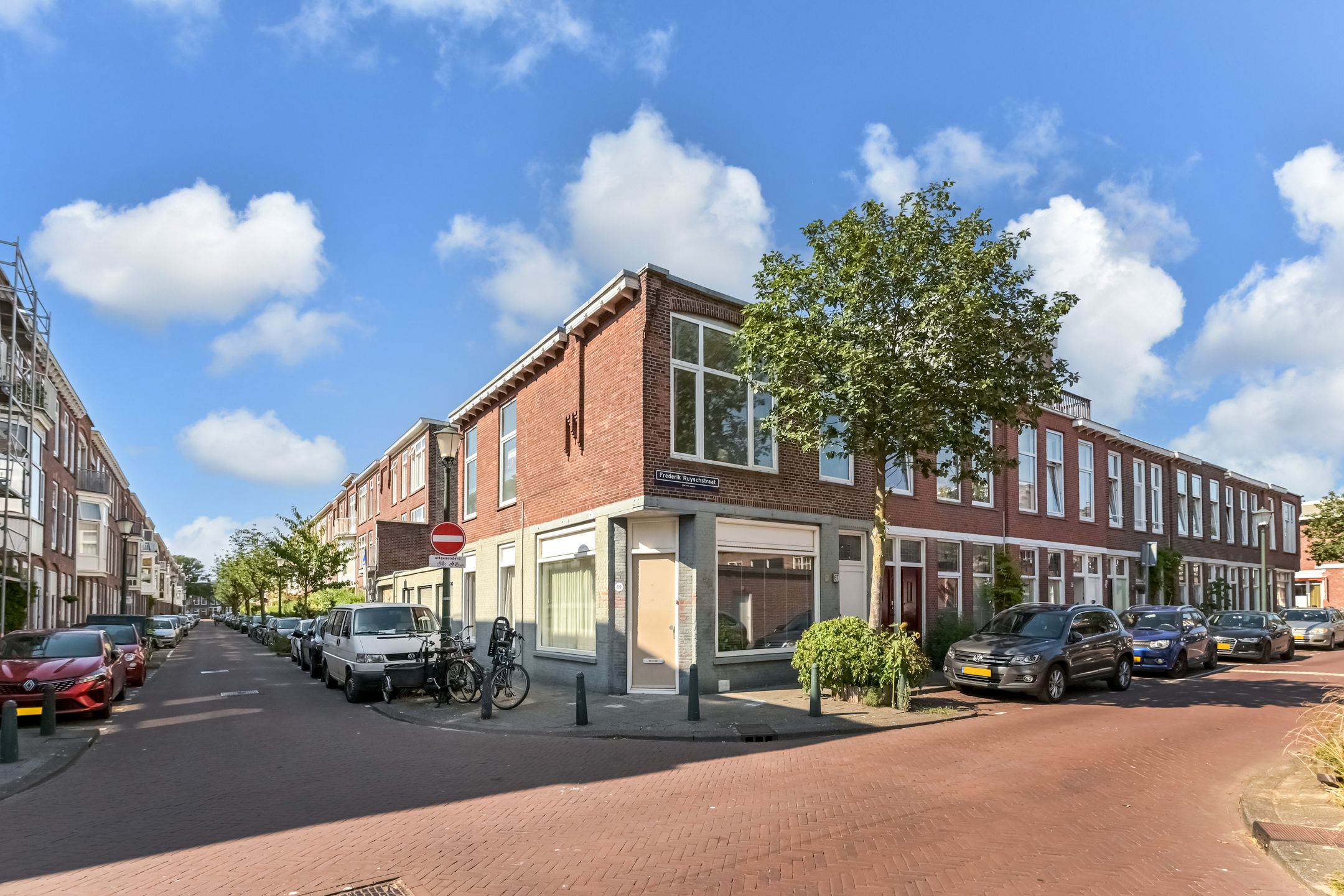 Photo 30 of Frederik Ruyschstraat 67