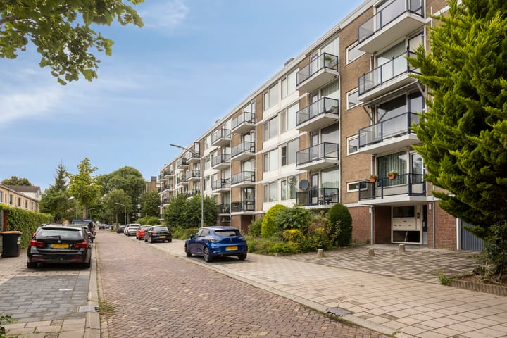 Van Karnebeekstraat 43
