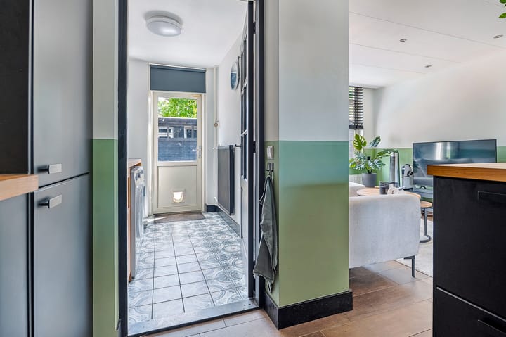 Tussenwoning te koop: Jan Vermeerlaan 26, Roosendaal