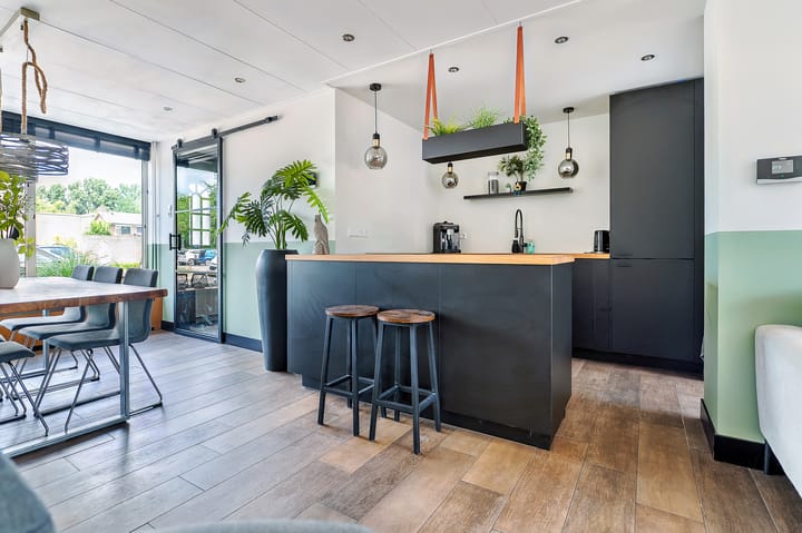 Tussenwoning te koop: Jan Vermeerlaan 26, Roosendaal