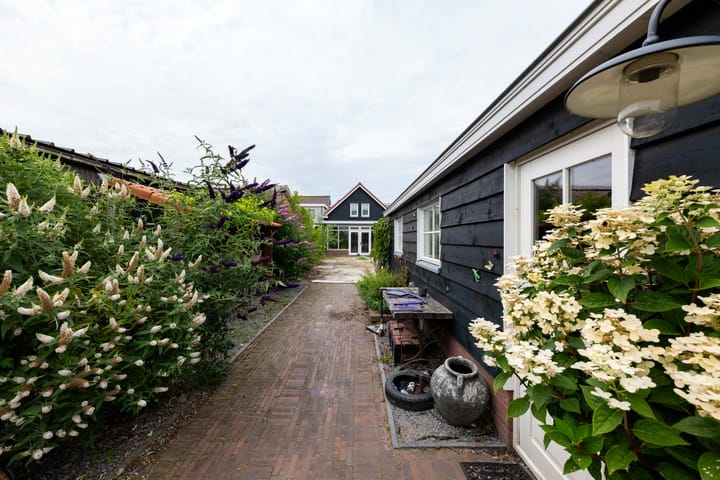 Foto 2 van Dorpsweg 9