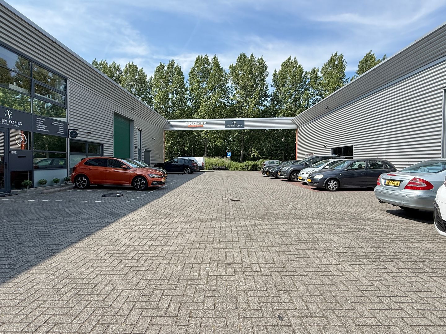 View photo 3 of Parallelweg 128-F