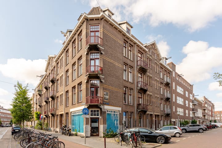 Photo 4 of Filips van Almondestraat 1-B4
