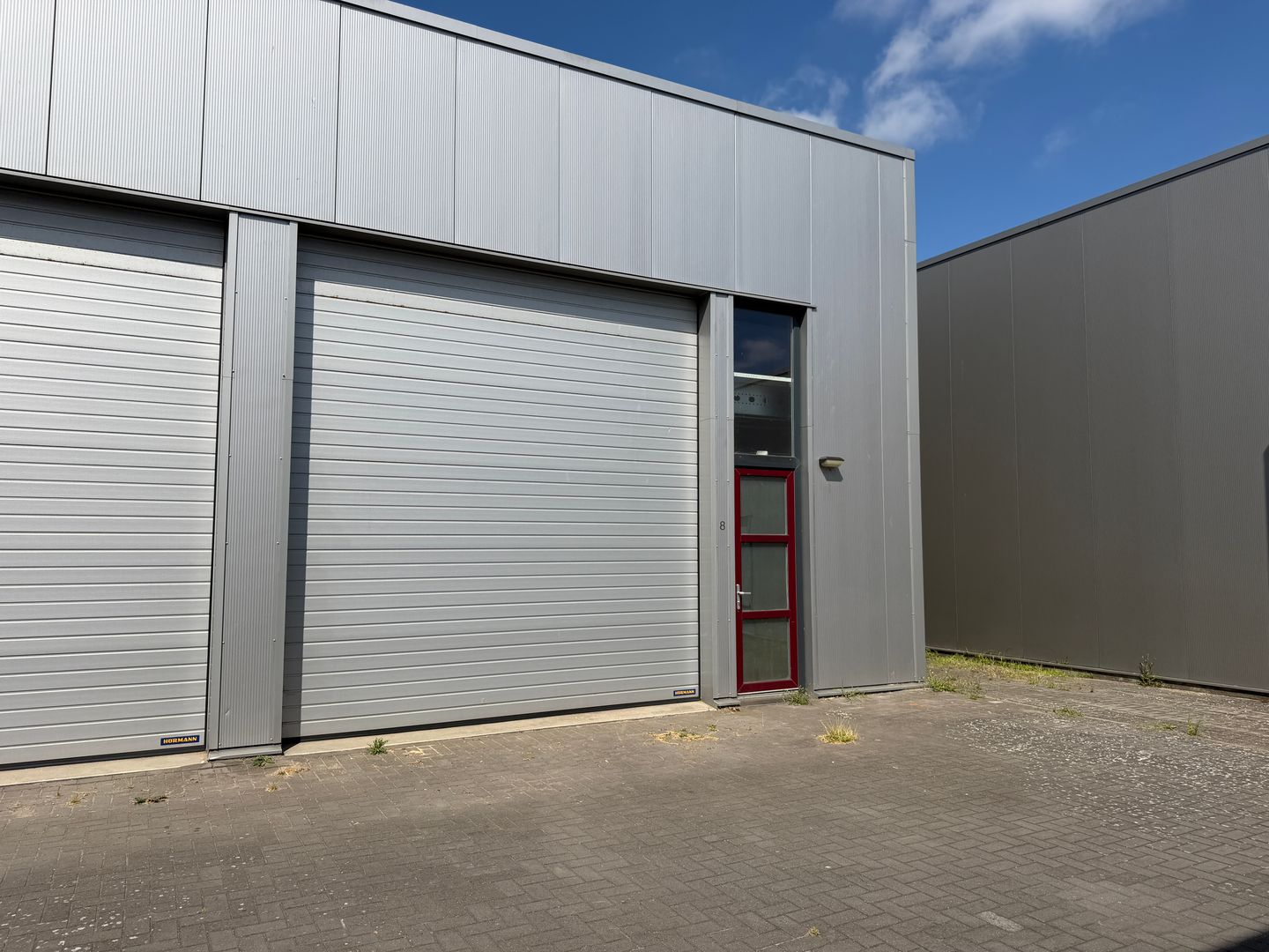 Bekijk foto 1 van Logistiekweg 8