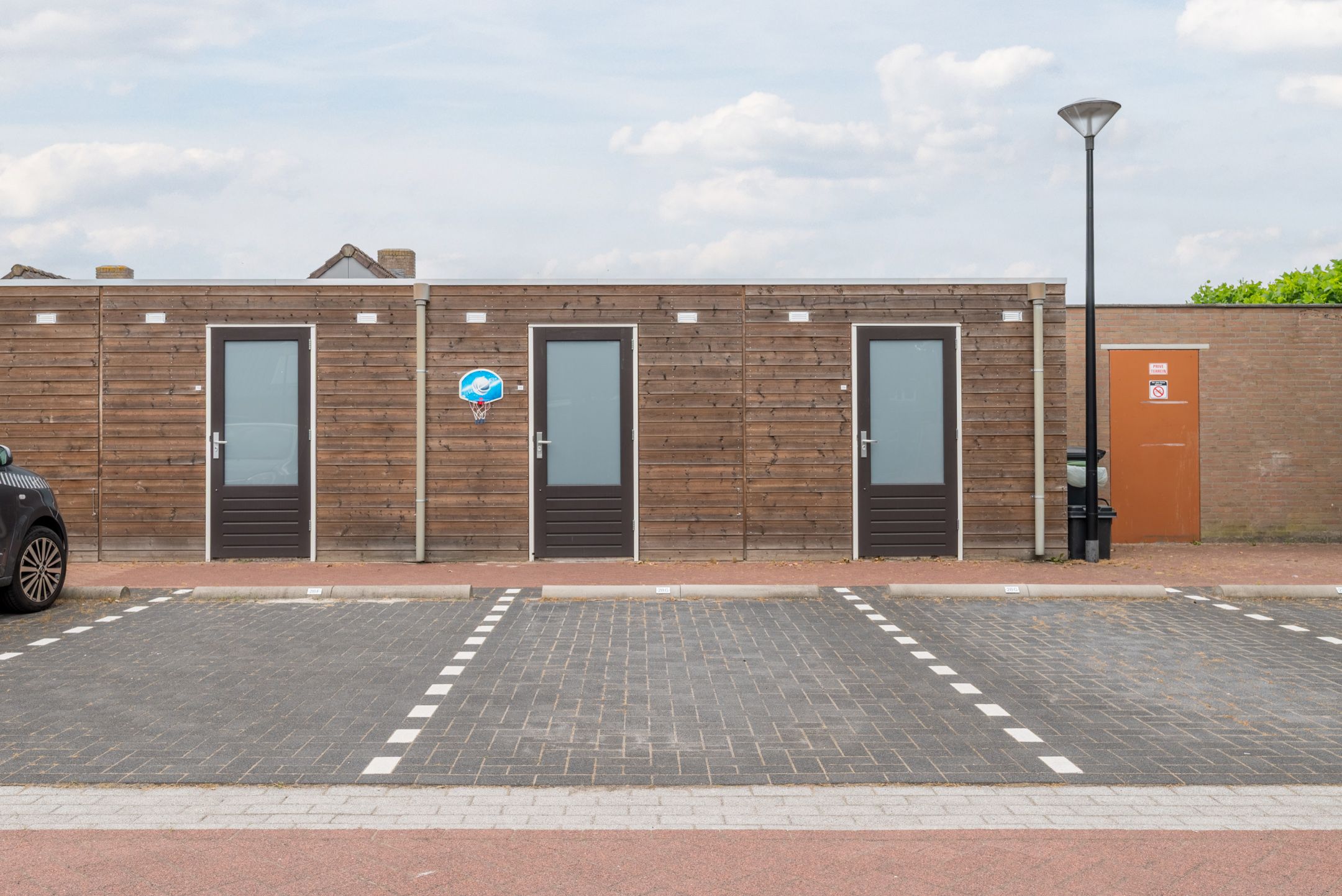 Photo 6 of Nieuwendijk 28-G