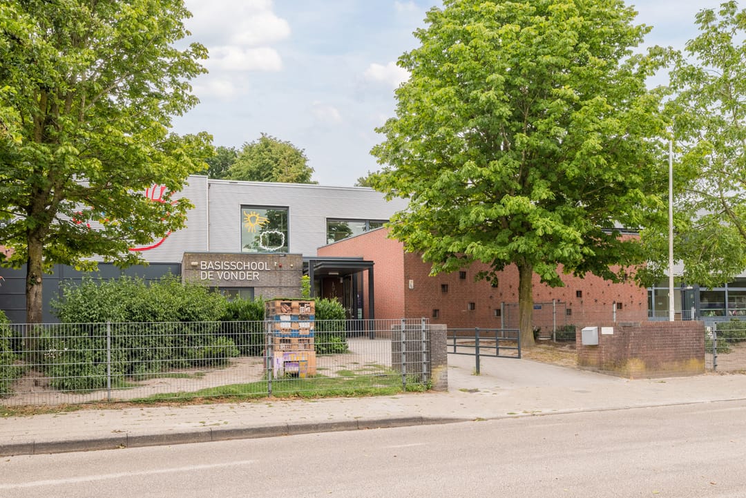 Photo 37 of Nieuwendijk 28-G