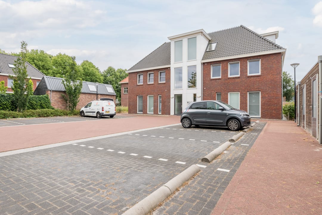 Photo 7 of Nieuwendijk 28-G